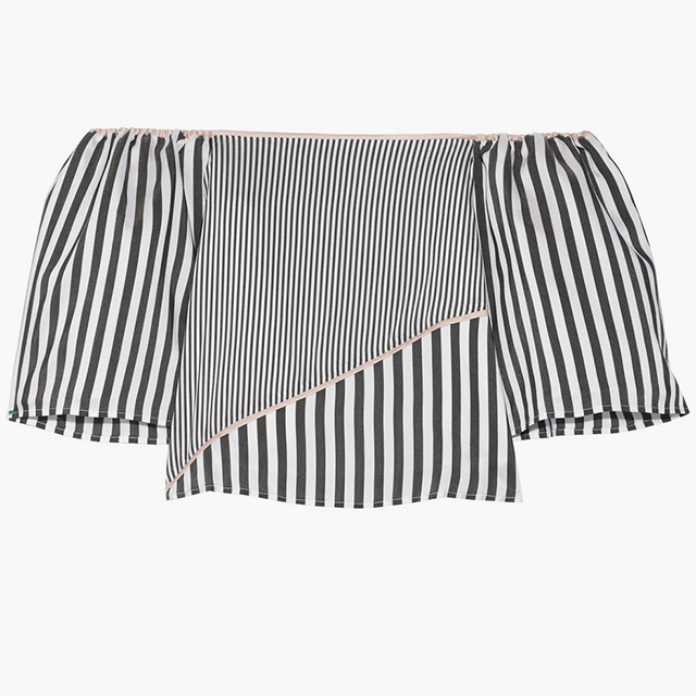 La Ligne<p><a href=\"https://www.net-a-porter.com/ua/en/product/756403/la_ligne/off-the-shoulder-satin-trimmed-striped-voile-top\" target=\"_blank\">net-a-porter.com</a></p>