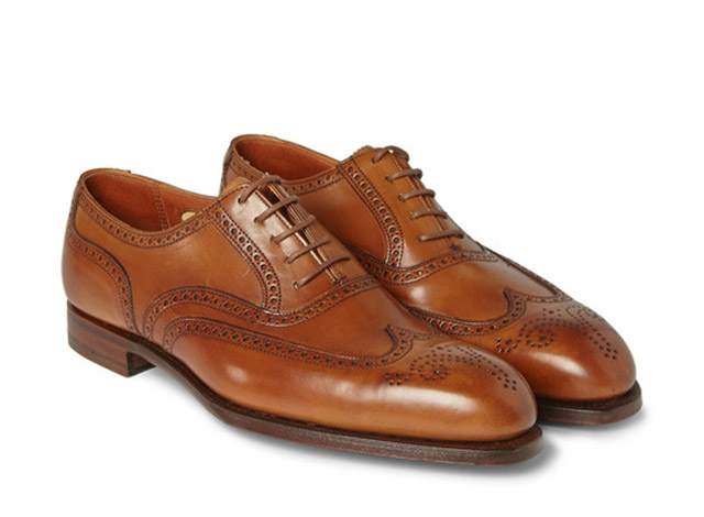 GEORGE CLEVERLEY<p><a target=\"_blank\" href=\"http://www.mrporter.com/en-mn/mens/george_cleverley/reuben-burnished-leather-wingtip-brogues/615830?ppv=2\">Худалдаж авах</a></p>