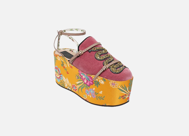 Платформ шаахай, Gucci<p><a target=\"_blank\" href=\"https://www.luisaviaroma.com/gucci/women/wedges/65I-H0J017/lang_EN/colorid_NjQ3NA2?shipto=GB&amp;shiptocurrid=GBP&amp;AID=10704349&amp;PID=2687457&amp;SID=09fc7b85a5444f6fa20459bb3d1324e0&amp;utm_source=CommissionJunction&amp;utm_medium=affiliation&amp;utm_content=2687457\">luisaviaroma.com</a></p>