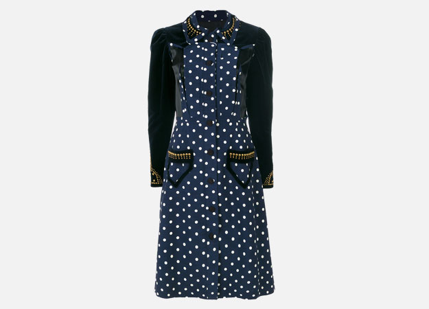 Даашинз, Maison Margiela<p><a id=\"\" style=\"\" href=\"https://www.farfetch.com/ru/shopping/women/maison-margiela-velvet-panelled-polka-dot-dress-item-12432970.aspx?storeid=9740&amp;from=search\" target=\"_blank\">Farfetch</a></p>